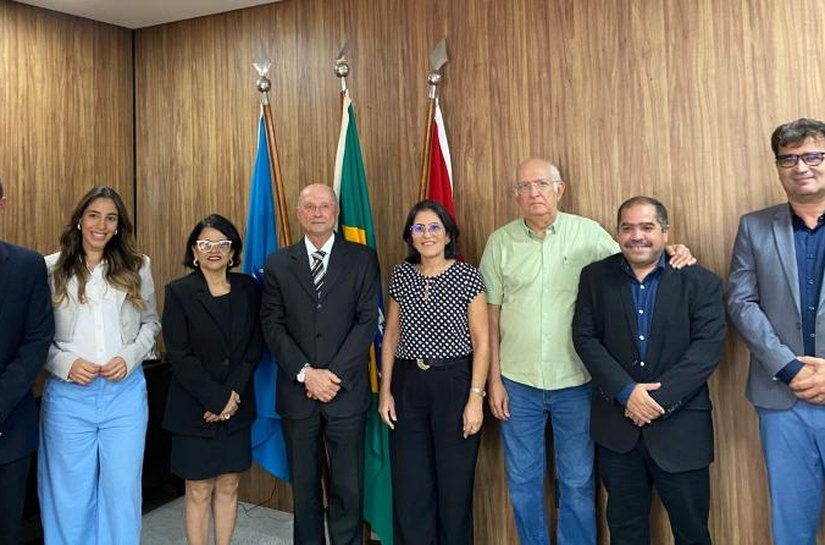 Presidente do TCE/AL assina Acordo de Cooperação Técnica com o CRC