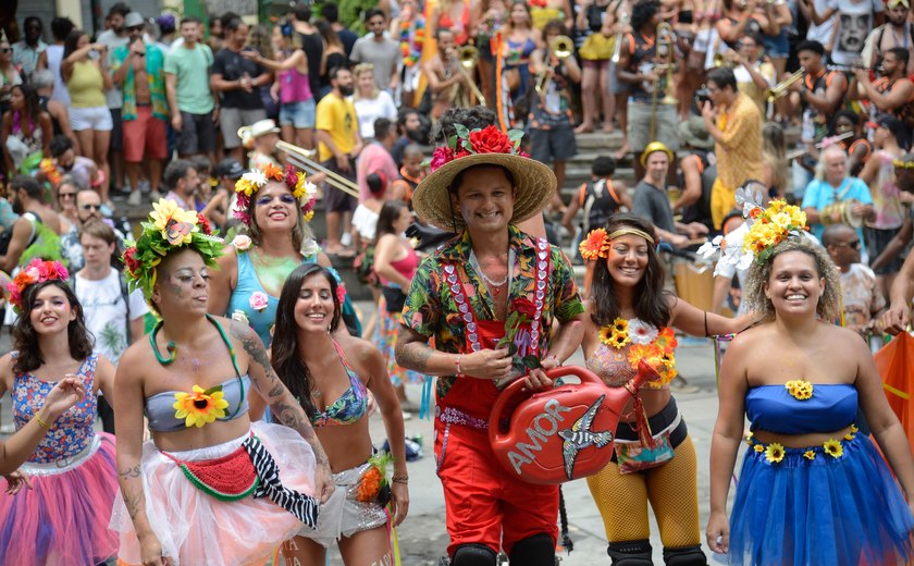 Confira os blocos de carnaval do Rio de Janeiro nesta terça-feira (13)