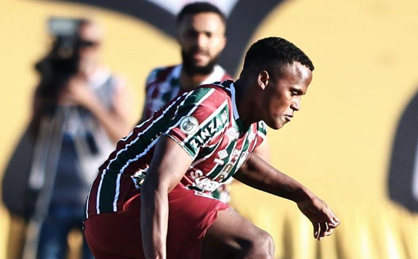 Fluminense sofre gol nos acréscimos e é superado pelo Vitória no Campeonato Brasileiro