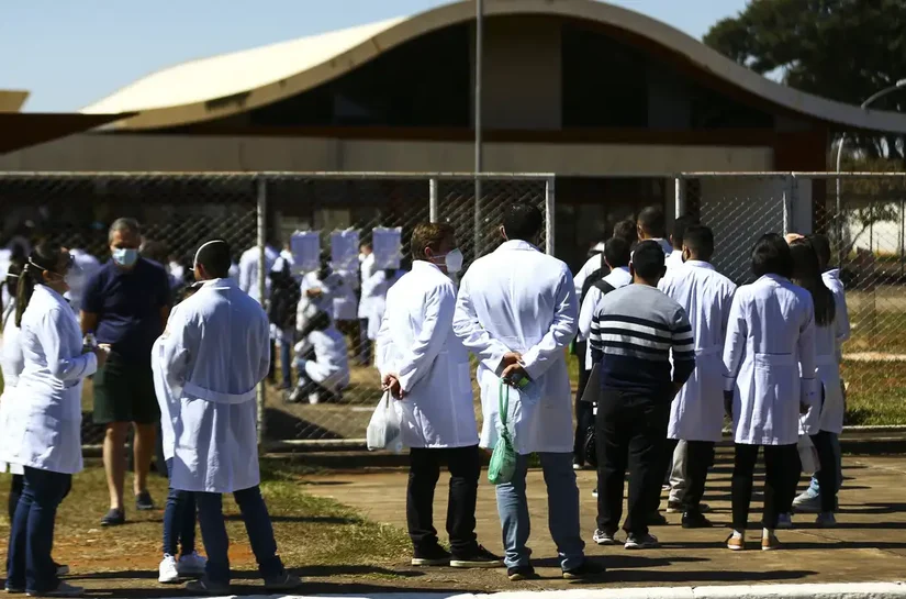 MEC revoga edital para criação de cursos particulares de medicina