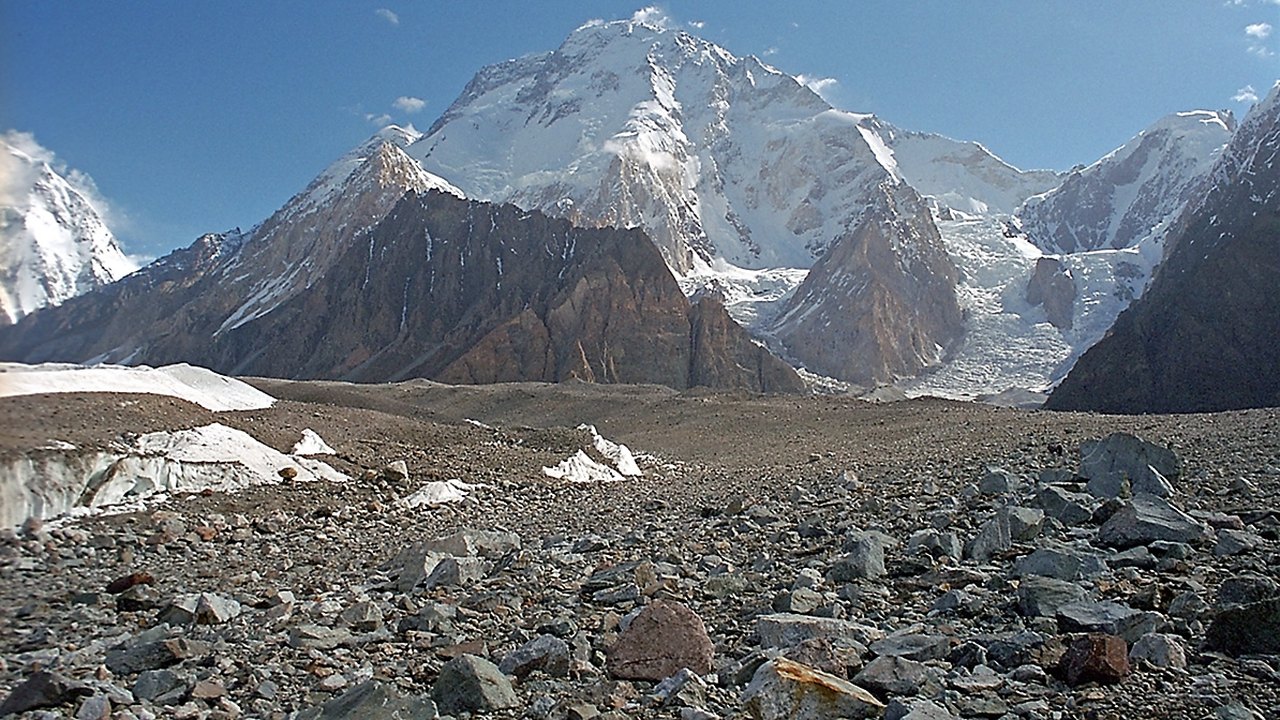 Dois alpinistas russos são resgatados feridos após 6 dias presos em pico no Paquistão