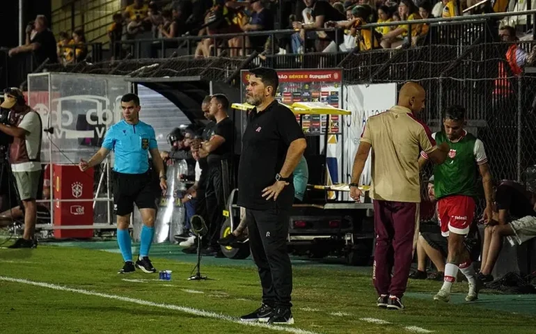 CRB encerra Série B com derrota por 3 a 0 e atuação apagada contra o Novorizontino