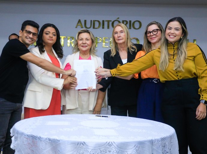 Seduc participa da assinatura do Termo de Cooperação do programa Todo Dia é 18 de Maio