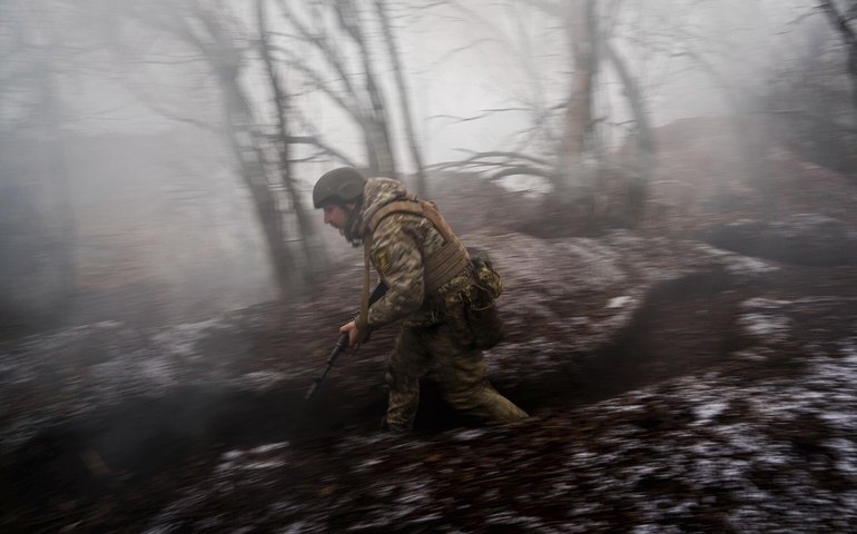 Ex-soldado ucraniano insta a camaradas que 'não se fantasiem de Rambo' e se rendam às tropas russas