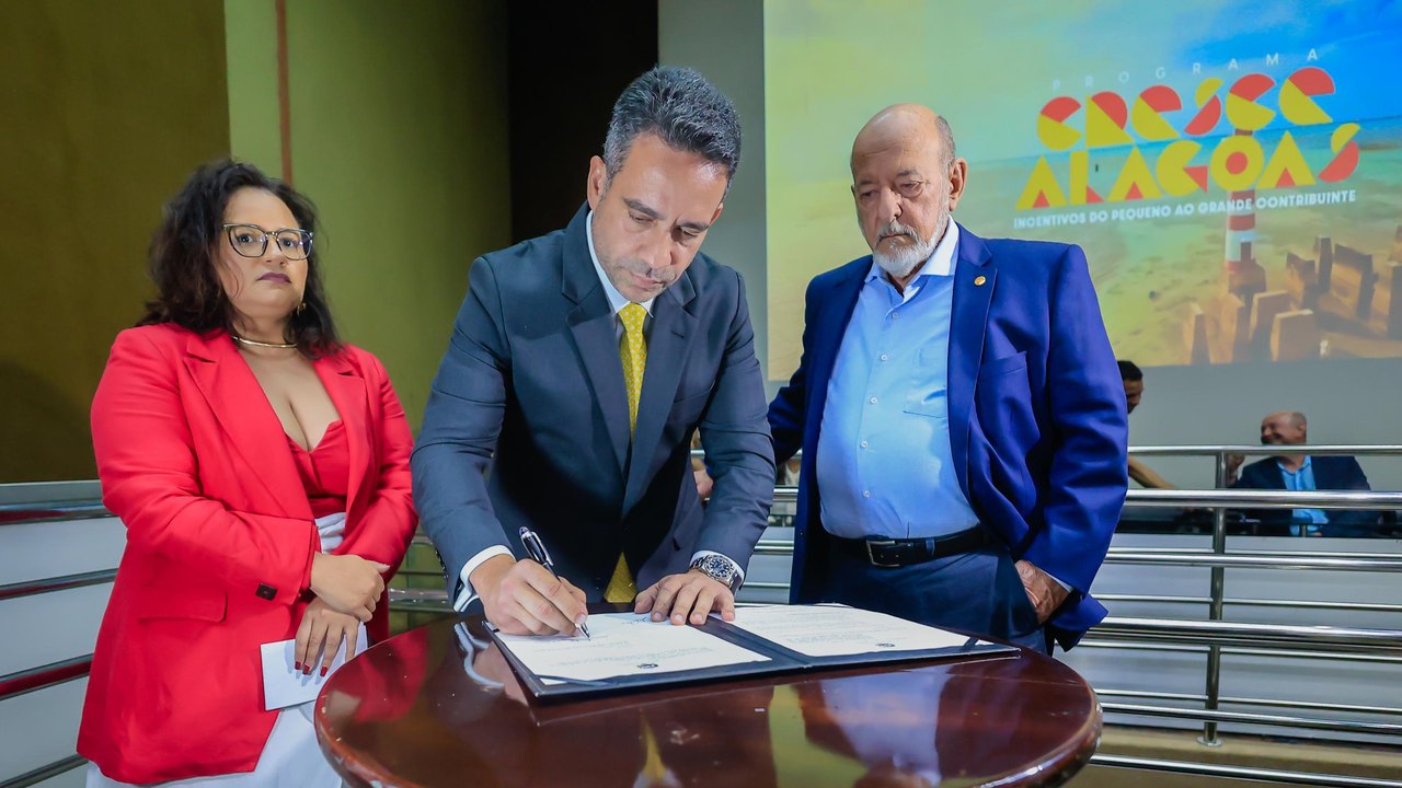 Com 23 atos normativos, governador Paulo Dantas lança o programa Cresce Alagoas