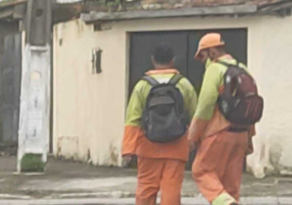 Falsos garis são flagrados em imagens nas redes sociais enganando a população