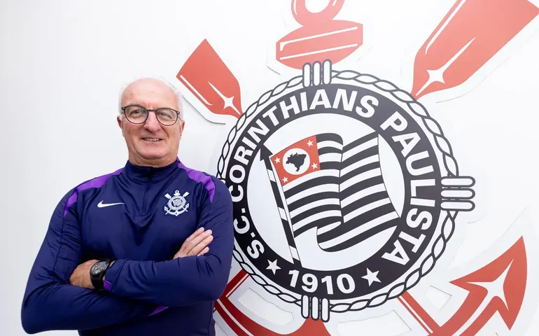 Dorival Júnior assume oficialmente comando técnico do Corinthians