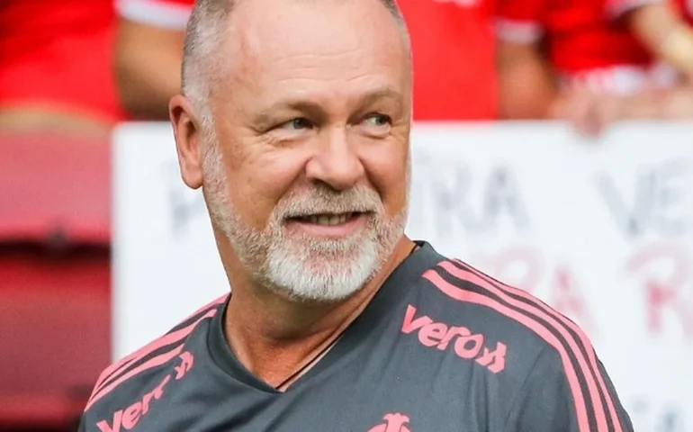 Fluminense demite Mano Menezes logo na 1ª rodada do Brasileiro; Marcão assume interinamente