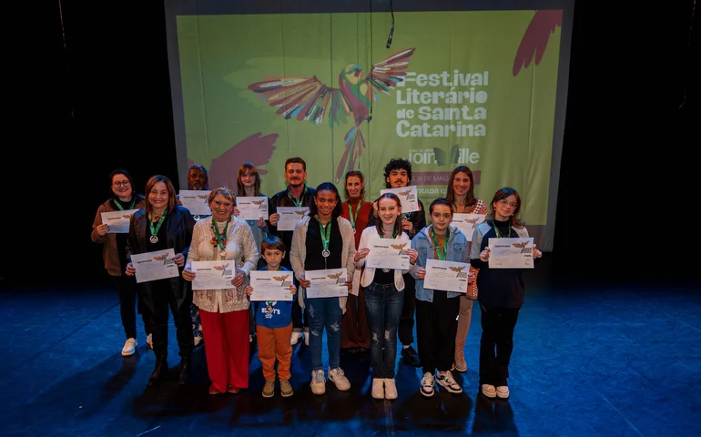 Com vencedores de quatro cidades catarinenses,1º Prêmio Festival Literário de SC entrega premiações