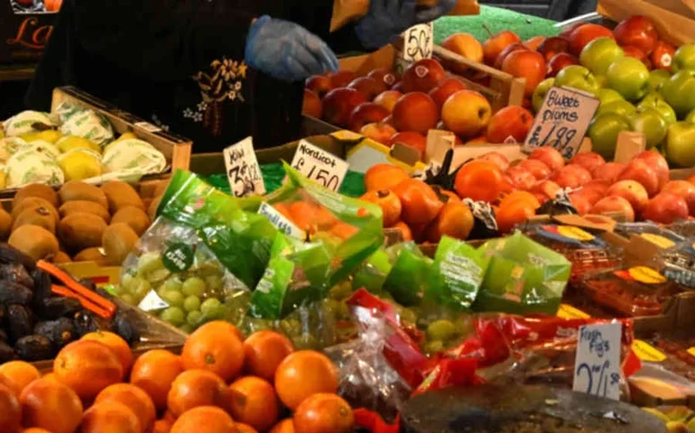 62% dos novos alimentos embalados de 2020 a 2024 comercializados no Brasil são ultraprocessados, mostra novo relatório do ministério da saúde