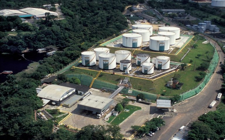 Cade julga venda da refinaria Reman da Petrobras dia 26 em sessão extraordinária