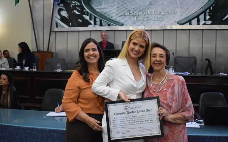 Assembleia Legislativa de Alagoas homenageou  médica Rafaella Toledo pelo trabalho dedicado a pacientes carentes na oncologia