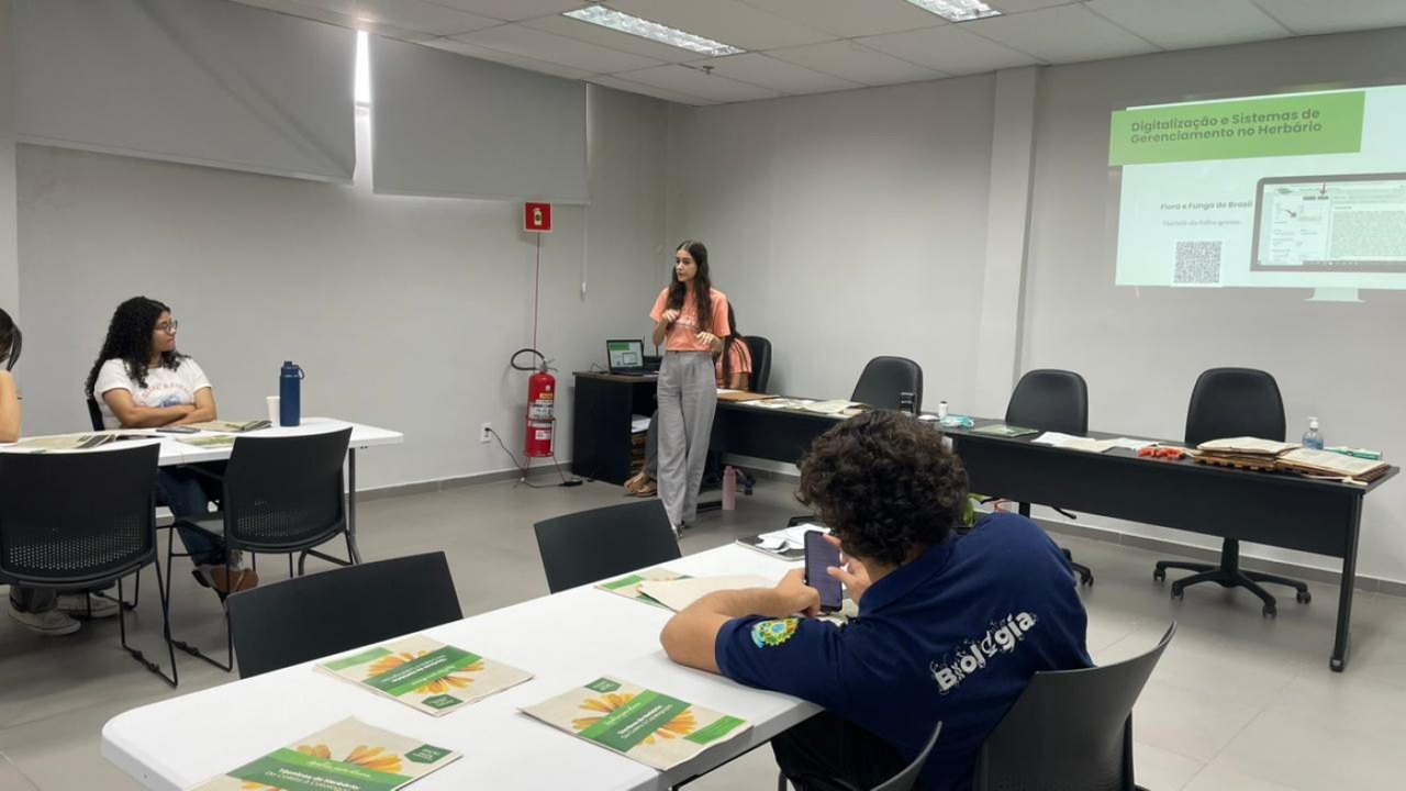 Oficina no IMA aproxima público da pesquisa botânica e da flora alagoana