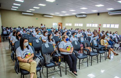 Palestra e oficina para servidores marcam Seminário Todos pela Vida em Arapiraca