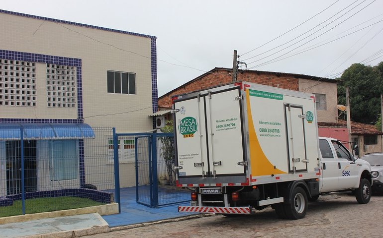 Mesa Brasil Sesc distribui hoje mais 600 Chesters para famílias em situação de vulnerabilidade