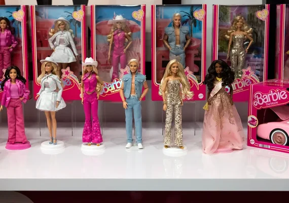 Mattel lança primeira Barbie cega e a nova Barbie com síndrome de Down