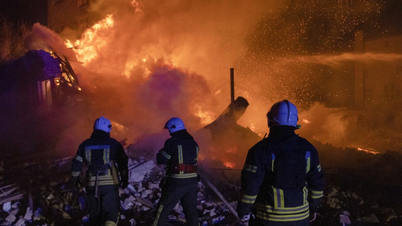 Primeira incursão ucraniana em território russo é confirmada, e Kiev afirma que tenta 'desestabilizar' a Rússia