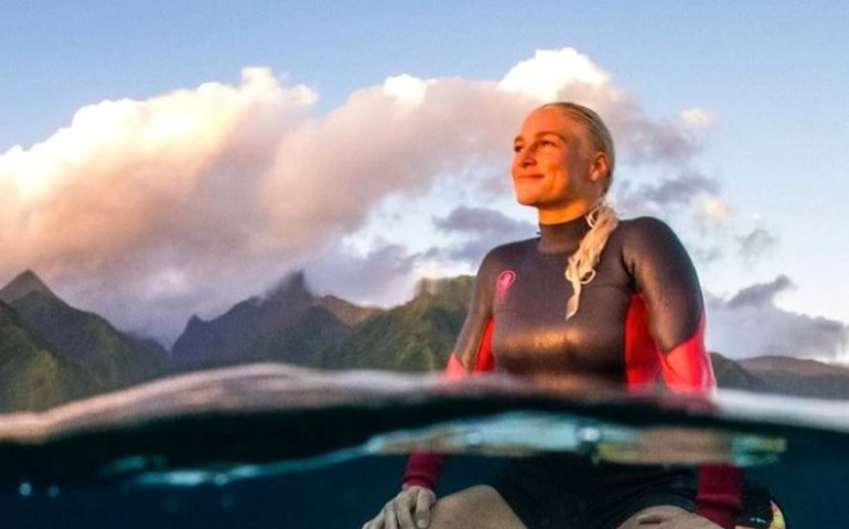 Quem é Tatiana Weston-Webb, medalha de prata nas Olimpíadas que ganhou mais de 220 mil seguidores após disputas do surfe feminino
