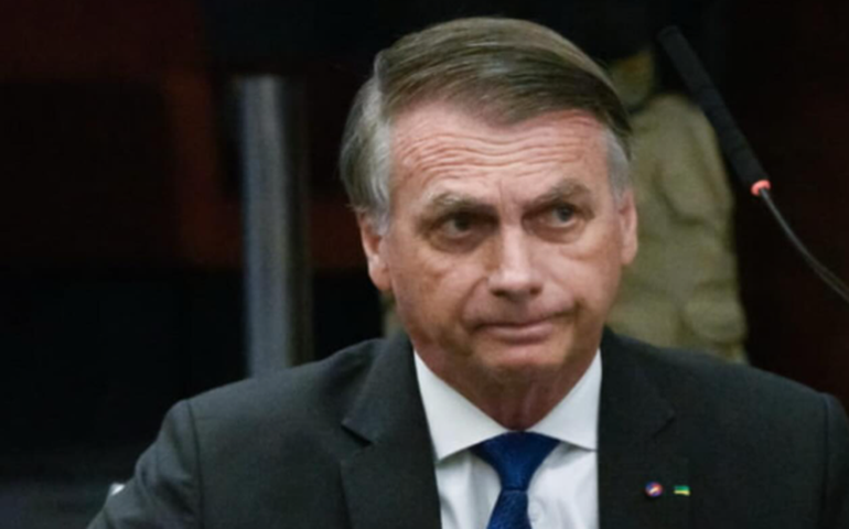 Bolsonaro tem inflamação no esôfago e terá tratamento 'intensificado', informa boletim