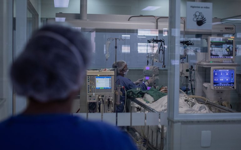 Dos internados, a maioria é idosa ou com vacina atrasada