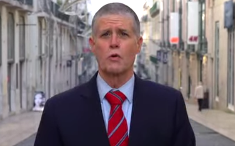 Militante do partido Chega, de extrema-direita, agride socialista; André Ventura vota