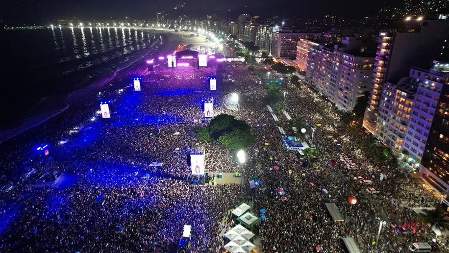 Show de Madonna reúne 1,6 milhão de pessoas em Copacabana