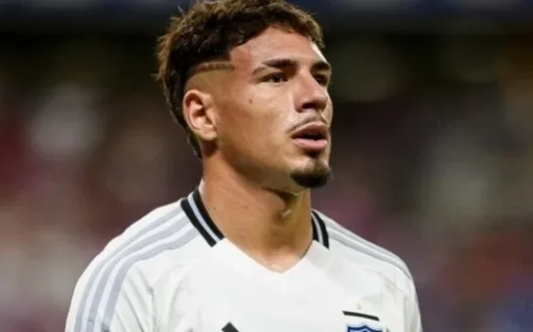 Vasco anuncia contratação do zagueiro uruguaio Alan Saldivia até 2028