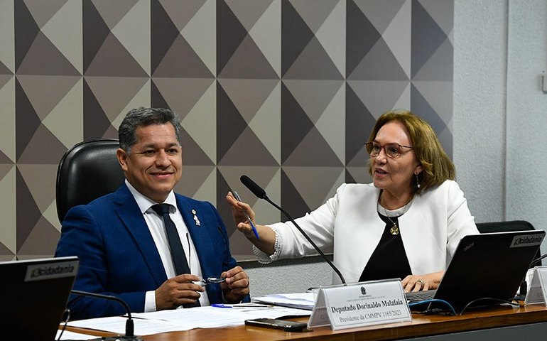 Debatedores apoiam foco na qualidade da formação no Mais Médicos