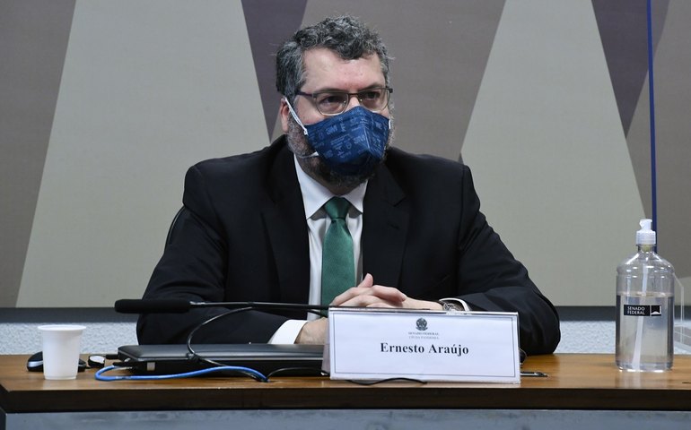 Araújo diz que outros países estiveram em Israel para conhecer spray nasal