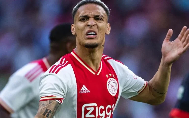 Antony tem cartão vermelho anulado por Comitê Disciplinar e reforça Betis contra o Real Madrid