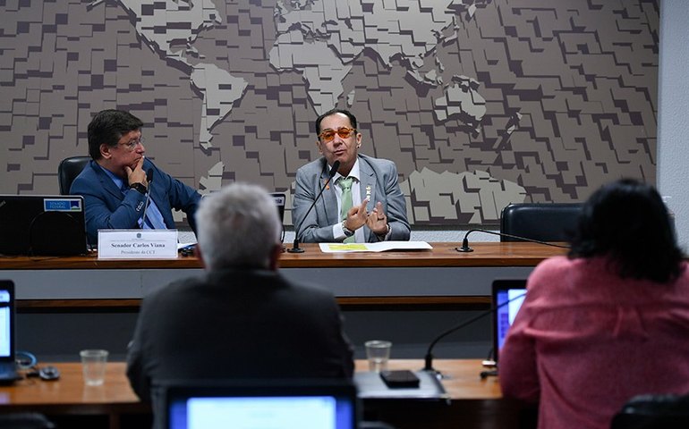 Documentários e telejornais devem ser legendados, aprova CCT