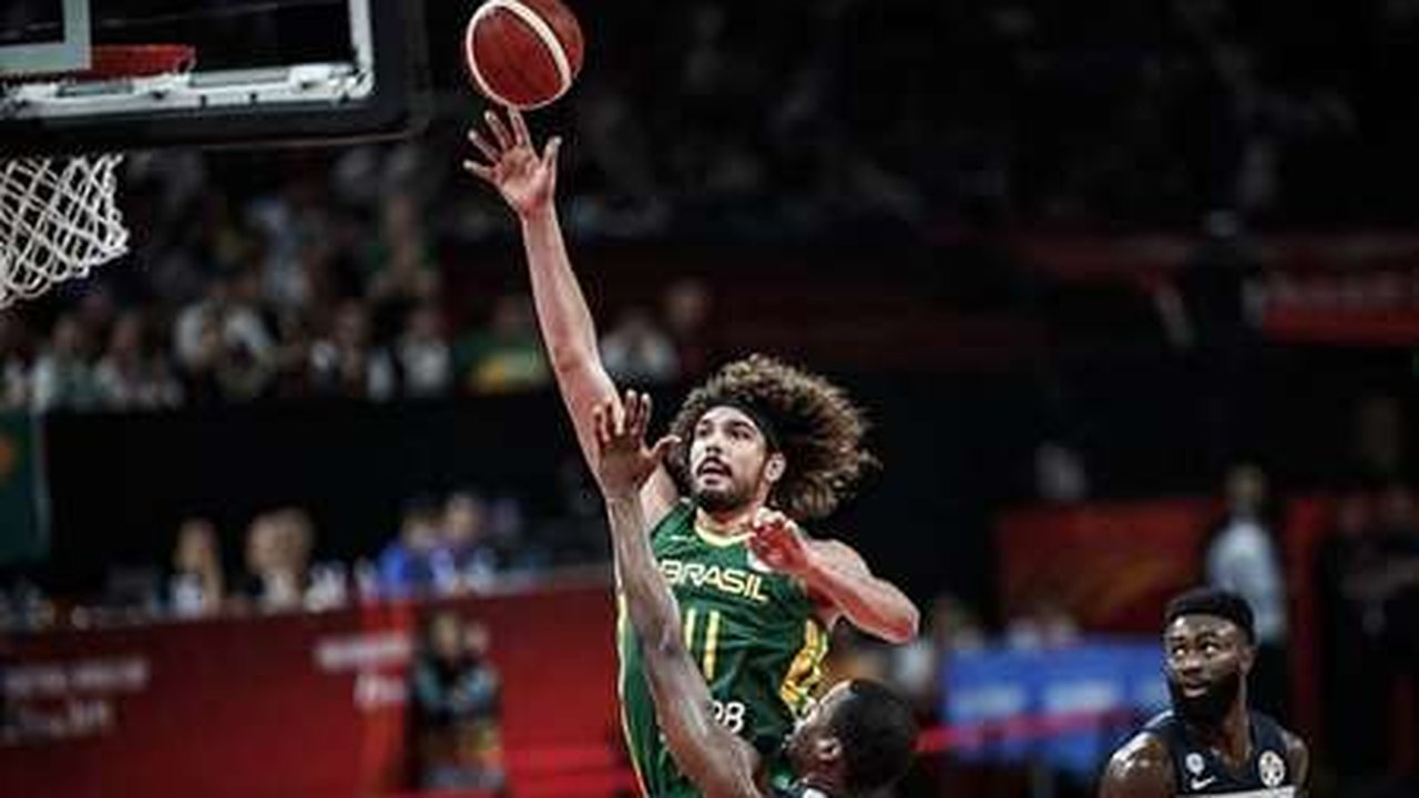 Curtindo nascimento da filha, Varejão revela desejo de jogar por mais um ano