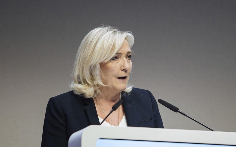 Le Pen vê acordo da UE com os EUA como um triplo fiasco para o bloco europeu