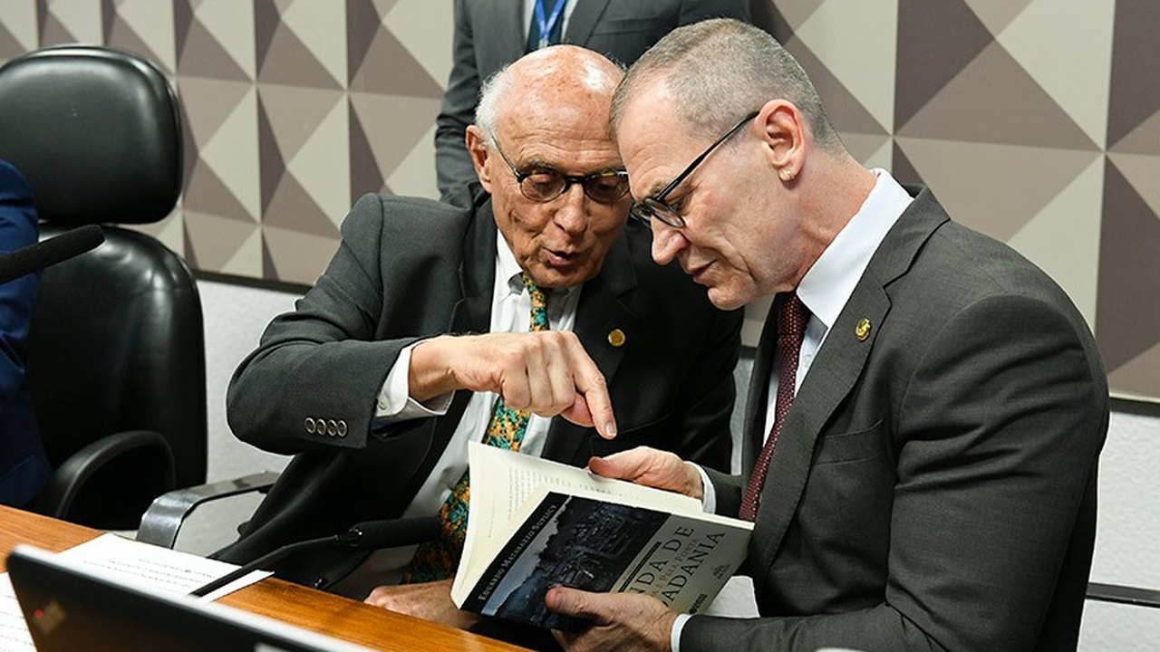 Debatedores defendem Bolsa Família como primeiro passo para renda mínima
