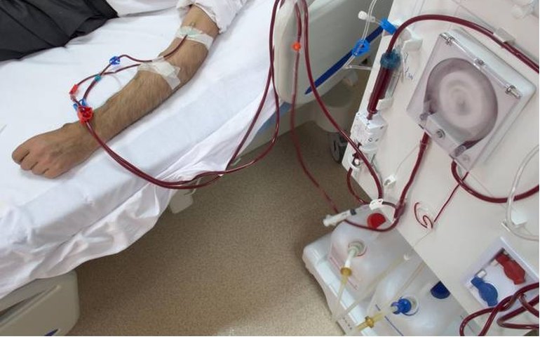 Dia Nacional da Diálise deverá informar sobre doença renal, dizem debatedores