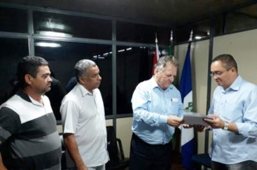 Isnaldo Bulhões envia projeto de recuperação fiscal a Câmara de Santana