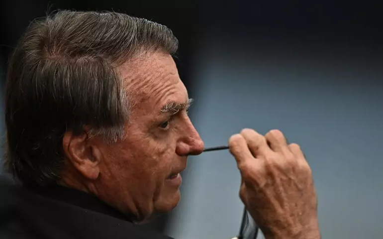 'Um golpe é uma abominação, nunca pensei nisso', diz Bolsonaro