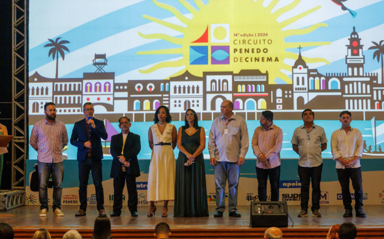 Emoção, música e valorização à cultura e ao cinema marcam abertura do Circuito Penedo