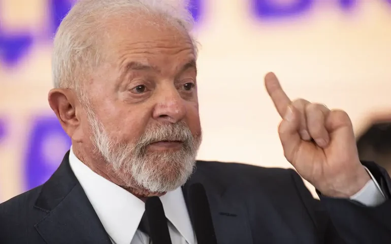 Lula diz que inclusão do gás de cozinha na cesta básica vai custar R$ 13 bi e critica mercado