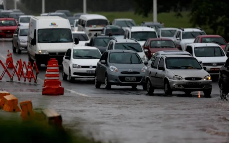 Senado reduz custos dos motoristas: IPVA zero e CNH mais barata