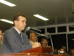 Casamento coletivo na igreja-sede
