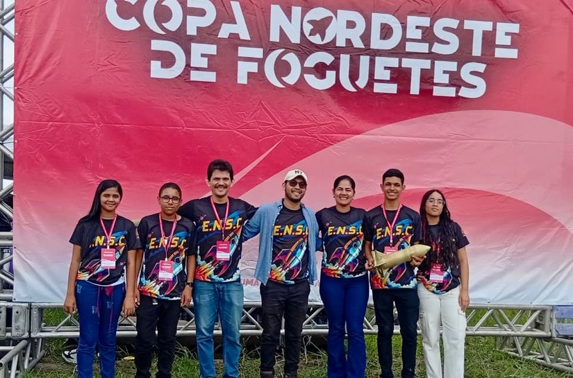 Estudantes de Limoeiro de Anadia alcançam feito histórico na Copa Nordeste de Foguetes 2025
