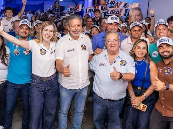 Força de Arthur Lira rumo ao Senado mobiliza a população de Paripueira com Abrahão, Cibele Moura e apoio total do Litoral Norte