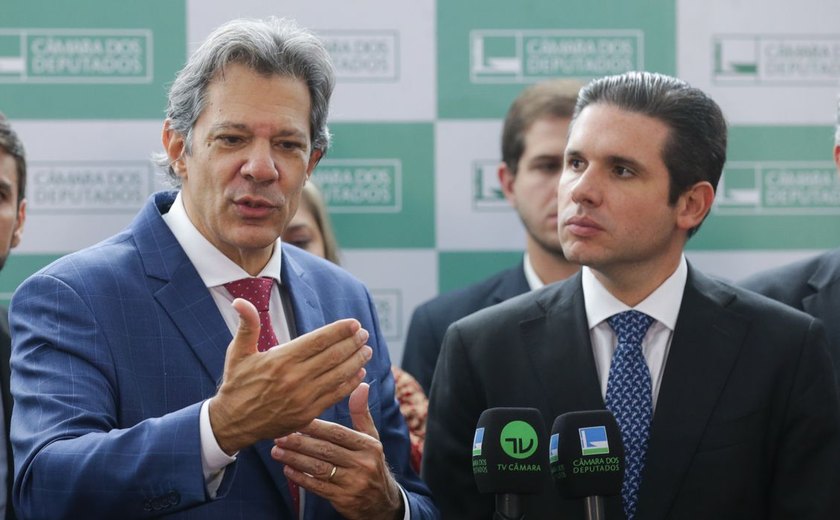 Reforma do IR e supersalários são prioridades de Haddad no Congresso
