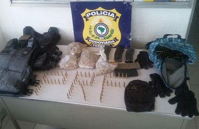 'Soldado do Crime' é preso na BR-104 com 1.177 munições de fuzil