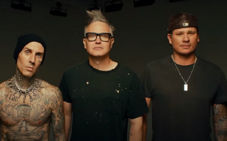 Blink-182: após cancelar show no Brasil, banda toca no Coachella