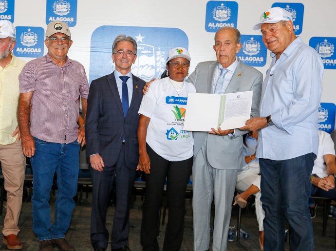 Celyrio Adamastor prestigia entrega de 318 títulos de prioridade em Igaci