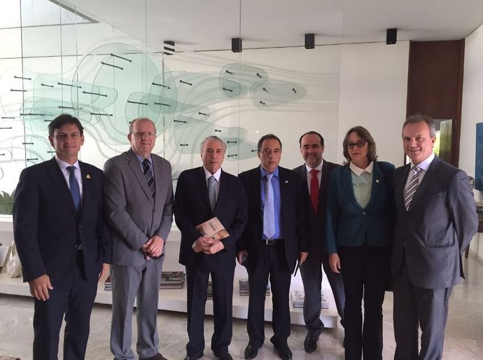 Presidente da AMA participa de encontro com Michel Temer em Brasília