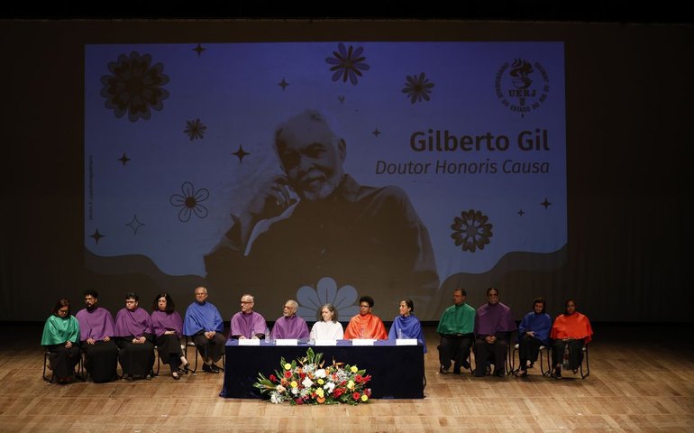 Gilberto Gil é homenageado com título doutor honoris causa pela UFRJ