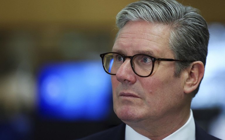 Premiê britânico enfrenta crise histórica com desaprovação de 79% da população, diz jornal